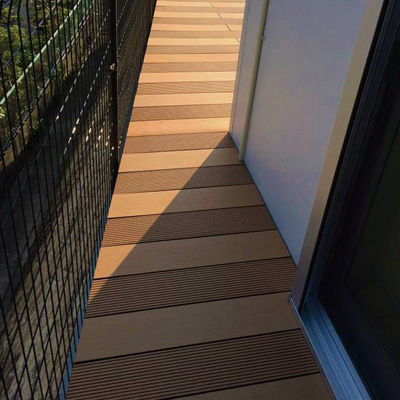 İyi bir fiyat. WPC Eco Composite Deck Board Panel Ateş geçirmez 20+ Yıl Uzun ömürlü çevrimiçi
