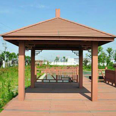 İyi bir fiyat. Dışarıda Kahverengi WPC Gazebo UV Dirençli WPC Pavilion Montajı çevrimiçi
